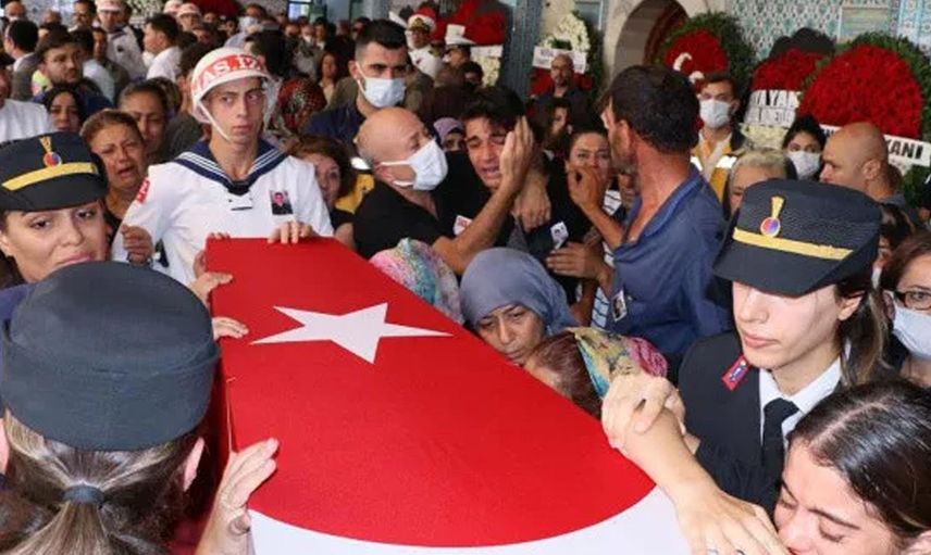 En acı veda! Pençe-Yıldırım şehidi son yolculuğuna uğurlandı