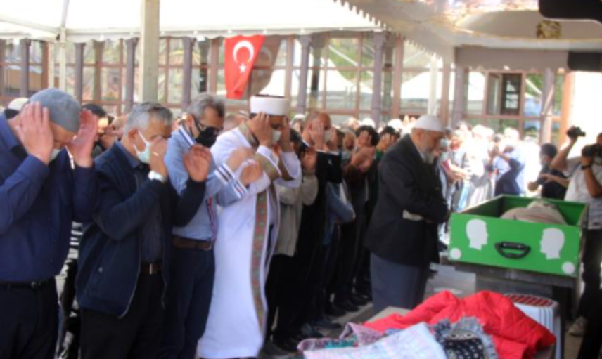 Öldürülen Arife Öğretmenin Cenazesinde Dikkat Çeken Detay!