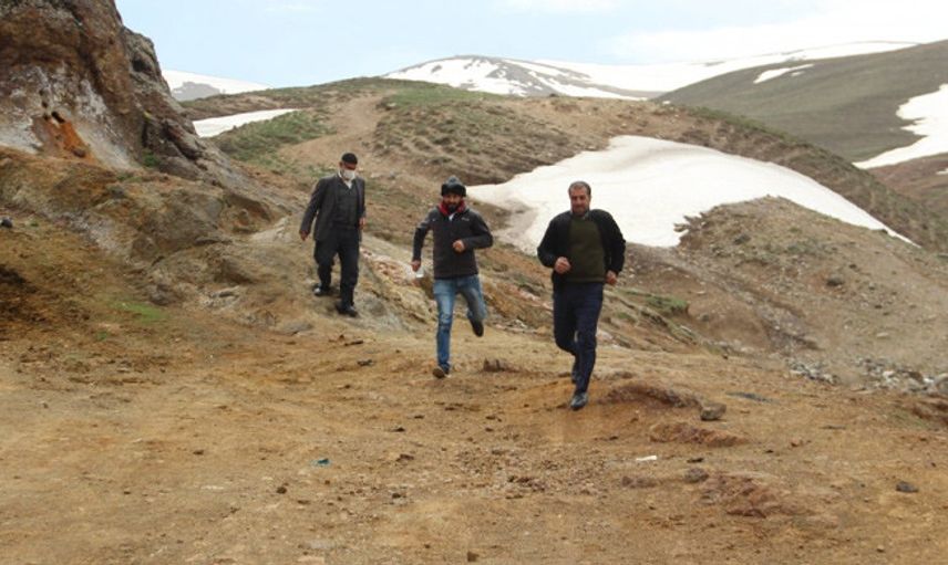 Erzurum'da Şifalı Suyu İçen Zıplıyor