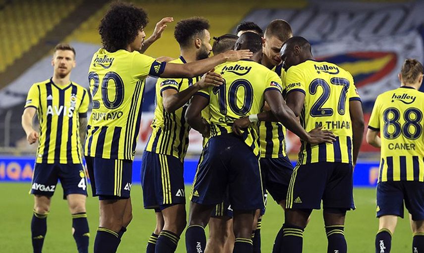 Eski Fenerbahçeli Samatta, Royal Anwerp İle İlk Avrupa Maçında Gol Attı!