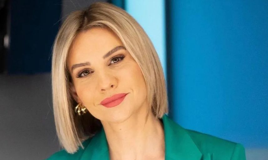 Esra Erol'u çıldırtan anlar: Su şişesini fırlattı! Kadın görevli yaralandı