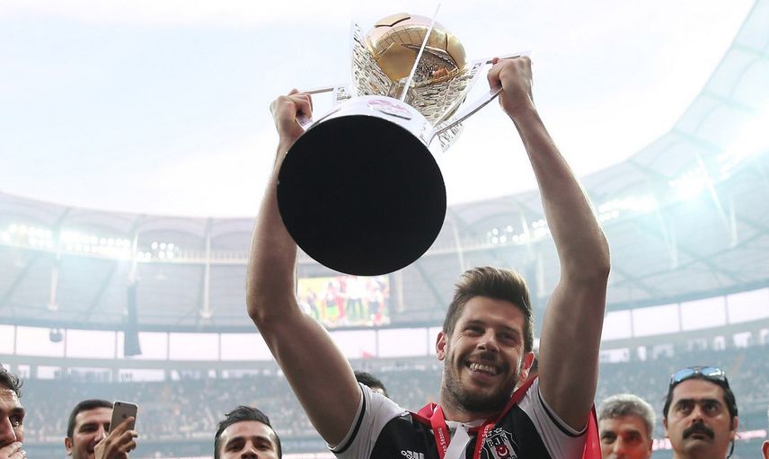 Beşiktaş'ın Eski Kalecisi Fabri Zor Günler Geçiriyor!