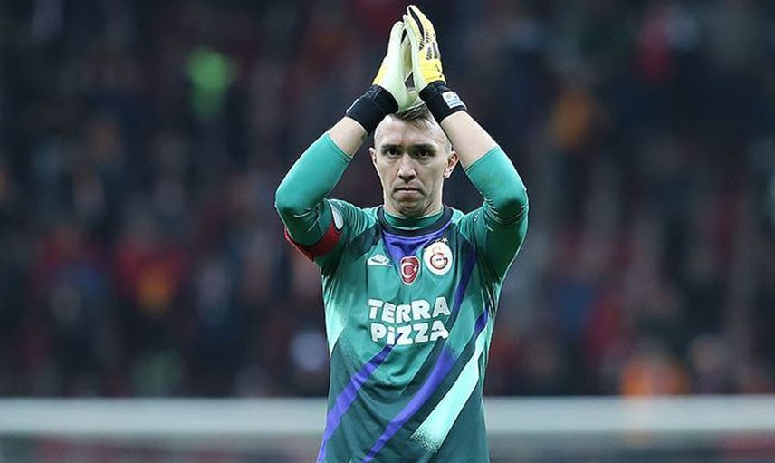 Gözler Uruguaylı'nın üzerinde