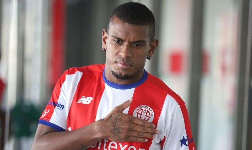 TRANSFERİ BÜYÜK SES GETİRDİ!