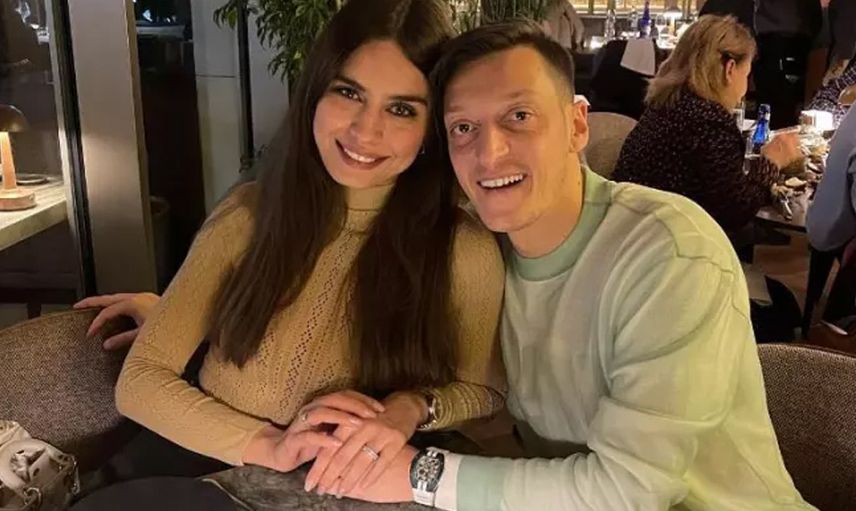 Mesut Özil ve Amine Gülşe çiftinden duygulandıran hareket: 12 yıl boyunca sahip çıkacaklar!