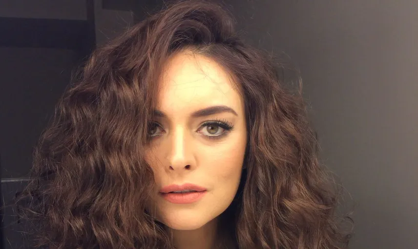 Ezgi Mola