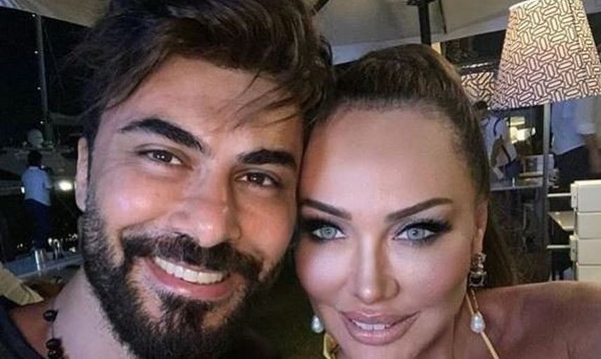 Angelina Jolie'ye Benzemek için Türlü Estetikler Yaptıran Umut Akyürek'in Parmak Isırtan Pozlar