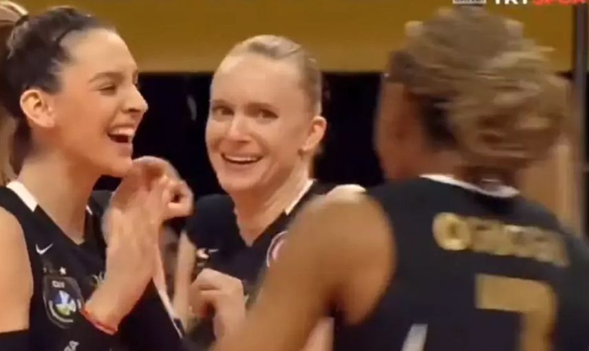 Dudak dudağa geldiler: Vakıfbank oyuncularından Cansu ve Ali Frantti'den şaşırtan sevinç!