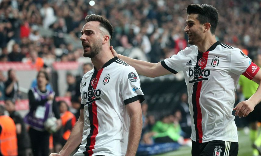 Önder Özen Beşiktaş'ta sözleşmesi sona erecek olan oyuncuların büyük bir avantaj olduğunu ayrıca Sörloth'un takıma çok uygun bir forvet olacağını söyledi