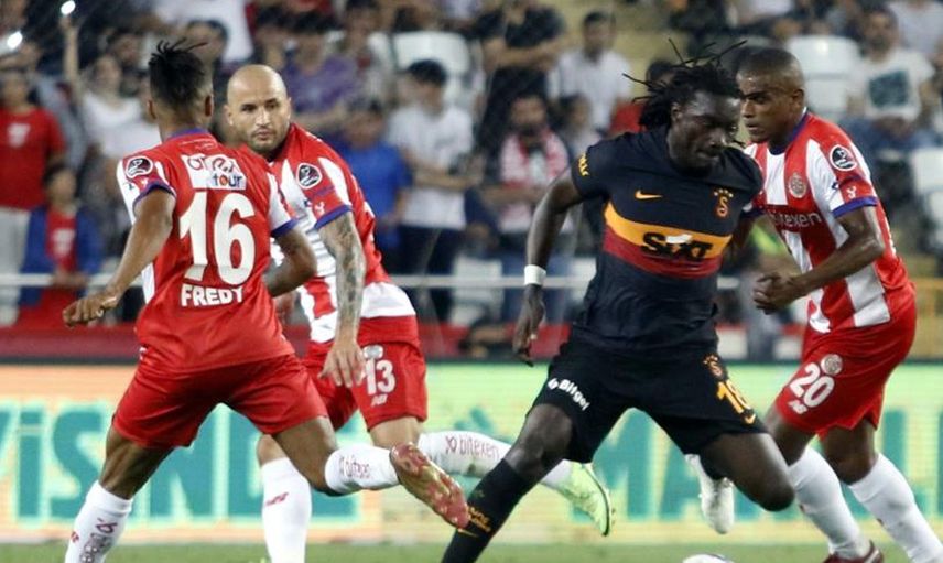 Tümer Metin, Galatasaraylı Sacha Boey'i yerin dibine soktu! Yıldız futbolcuyla ilgili söylediği sözler olay oldu