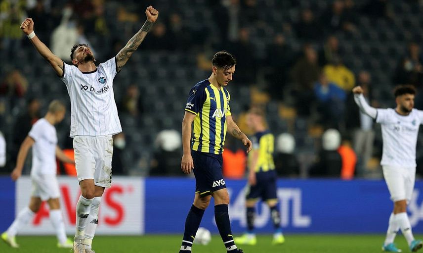 Fenerbahçe Başkanı Ali Koç'tan Samandıra'da Futbolcularla Sert Toplantı!