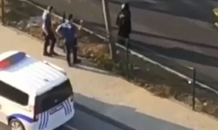 Eşini canlı canlı gömdü