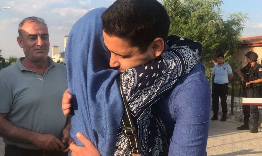 Tahliye olan Kadir Şeker'in paylaşımı kısa sürede binlerce beğeni alırken tepkilerden kaçamadı