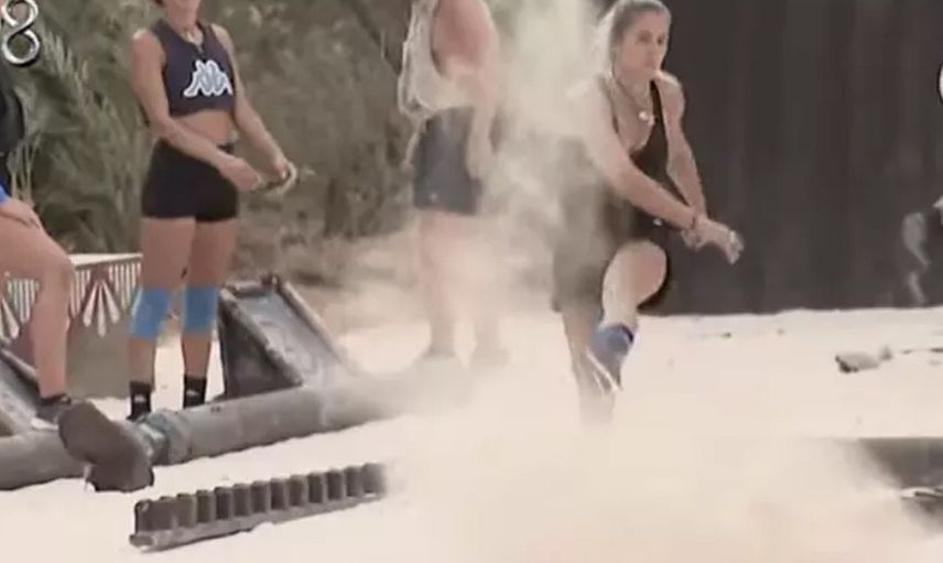 Diskalifiye kini sürüyor! Survivor Seda'nın Pınar'a yaptığı hareket olay oldu: Pislik!