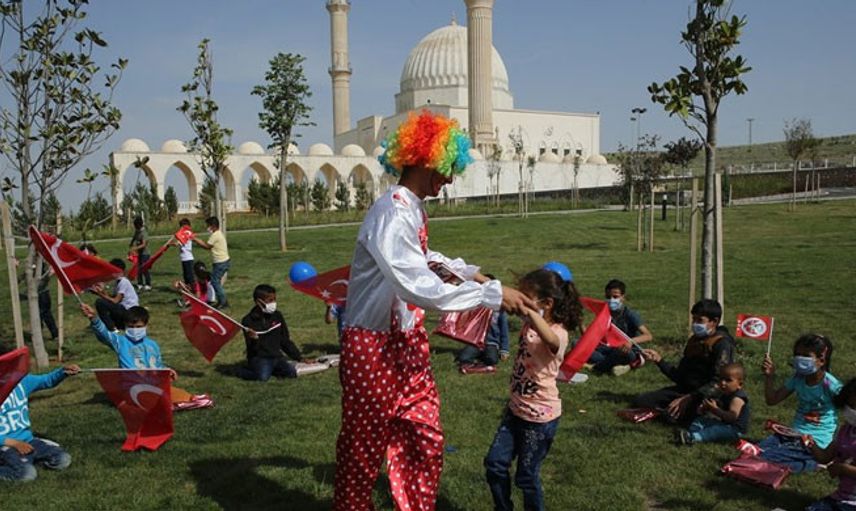 Mehmetçik, Suriyeli Çocuklara Bayram Tadında Gün Yaşattı