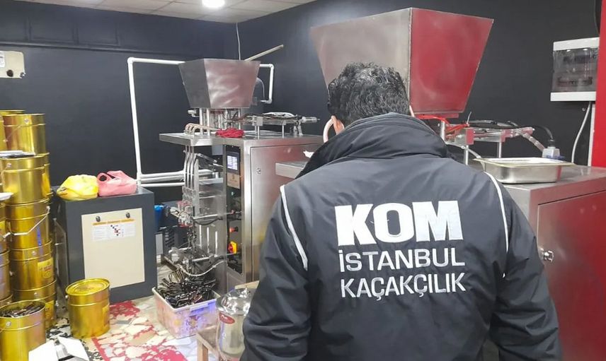 Bağcılar’da kaçak cinsel içerikli ürünler üretilen depoya baskın