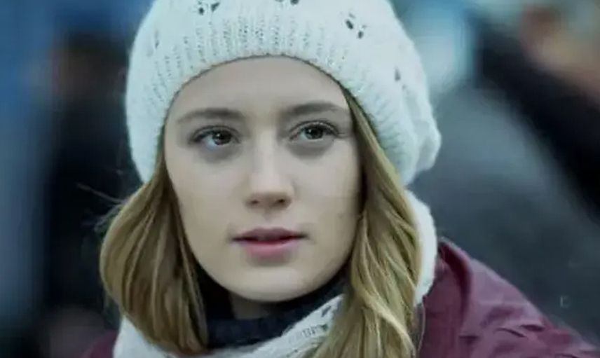 Gizem Karaca'dan ortalığı karıştıran ''öpüşme sahnesi'' itirafı!