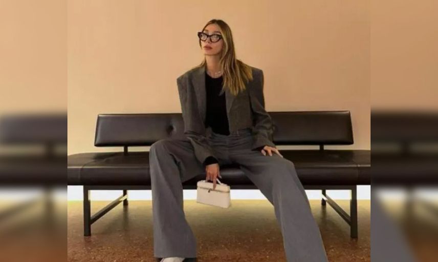 Eski Miss Turkey güzeli Şevval Şahin ayna pozlarıyla olay oldu: Yere çömelip arkasını dönünce...