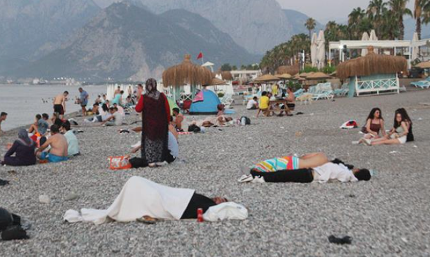 Vatandaşlar Sahile Koştu! Antalya'da Neler Oluyor?