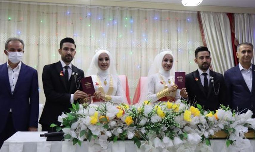 Adıyaman'da ikiz kardeşler evlendi