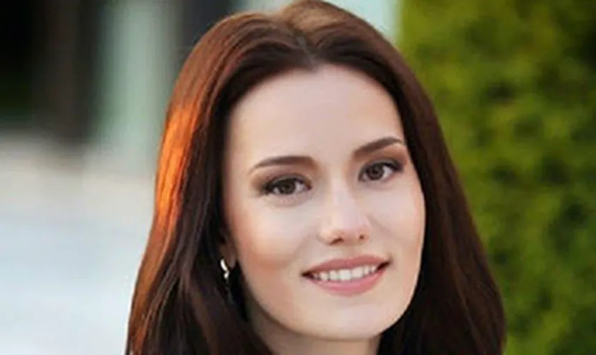 Fahriye Evcen Fotoğrafını İzinsiz Kullanan Marka İçin Harekete Geçti