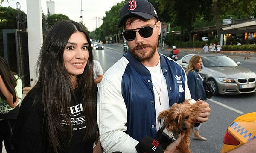 SİNAN AKÇİL VE EŞİ BURCU KIRATLI