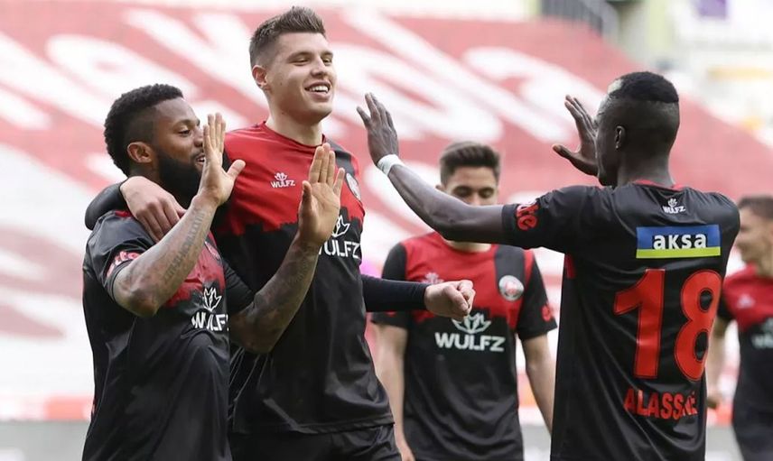 Fatih Karagümrük, Jeremain Lens’i Yeniden Transfer Etmek İstiyor!