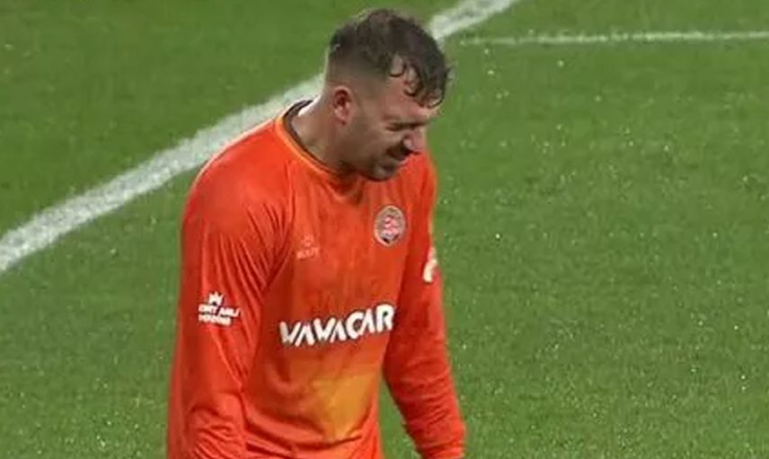 Fatih Karagümrük'ün Kalecisi Emiliano Viviano Açıklamalarıyla Büyük Ses Getirdi!