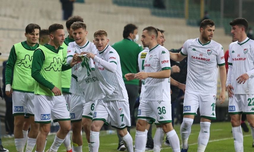 Fenerbahçe Burak Kapacak İle Anlaşma Sağladı!
