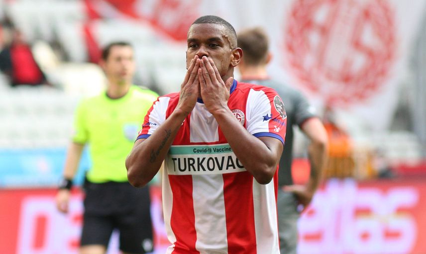 Fenerbahçe, Süper Lig ekiplerinden Antalyaspor'dan Fernando Martins'i transferde gündemine aldı!
