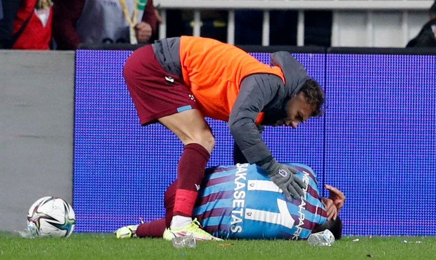 Fenerbahçe - Trabzonspor derbisinde yaşanan olaylar medyada yer bulmadı! Benzer olaylar Trabzon'a ceza yağmıştı