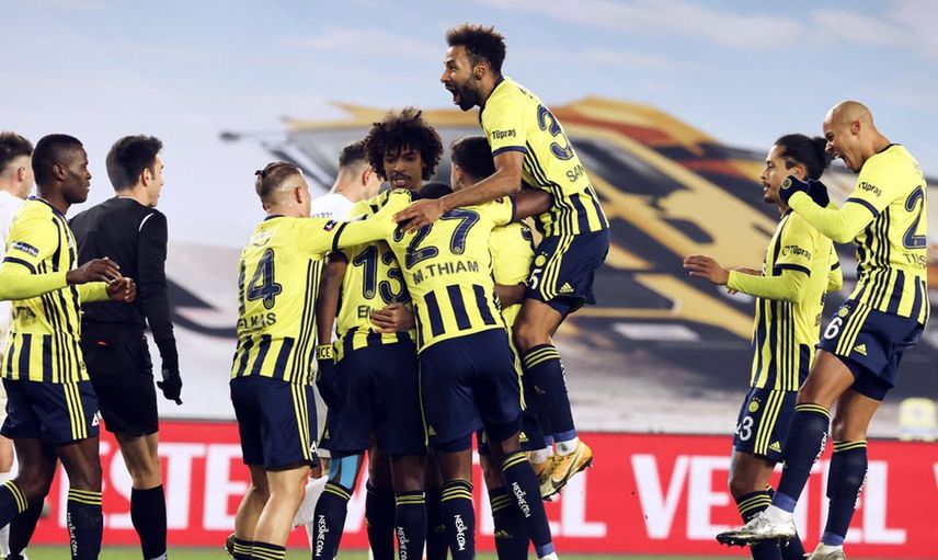 Fenerbahçe’de Dimitris Pelkas Sakatlandı!