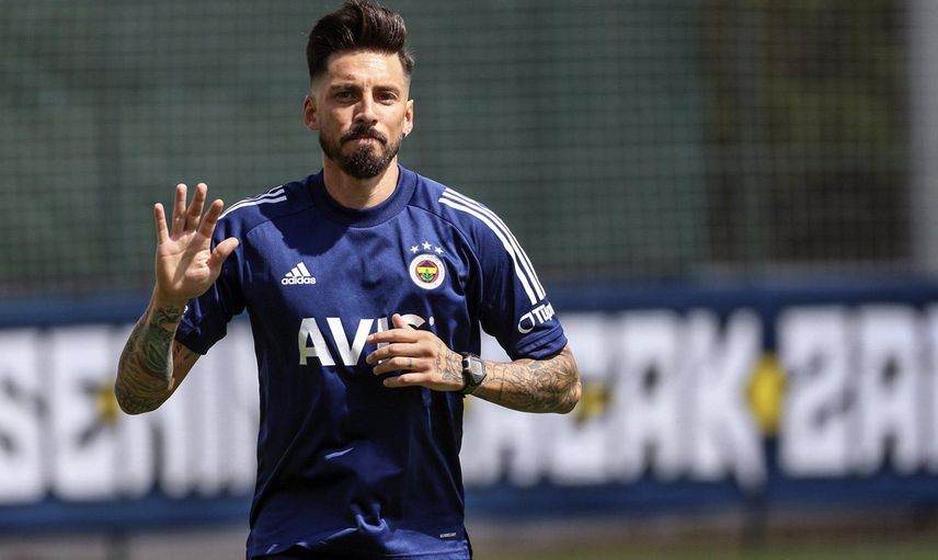 Fenerbahçeli Jose Sosa Trabzonspor'a Haber Gönderdi