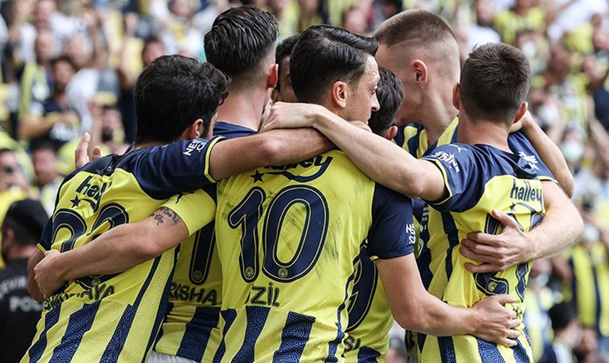 Fenerbahçe'ye Mesut Özil'den Kötü Haber!