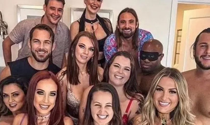 Film çekimi diye gitti 12 kişilik bir grup seks partisi çıktı!