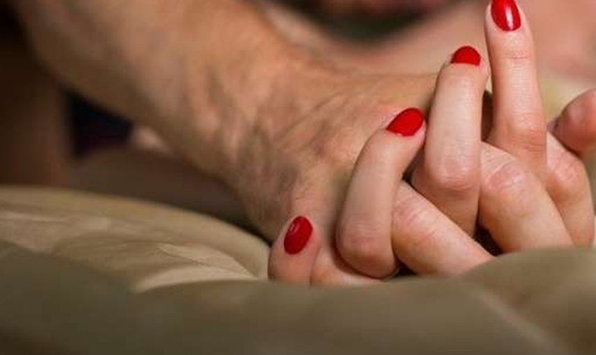 Ev sahibi küplere bindi! Cinsel ilişki seslerini herkese duyuran çift utanmadan o anlarını basına sundu