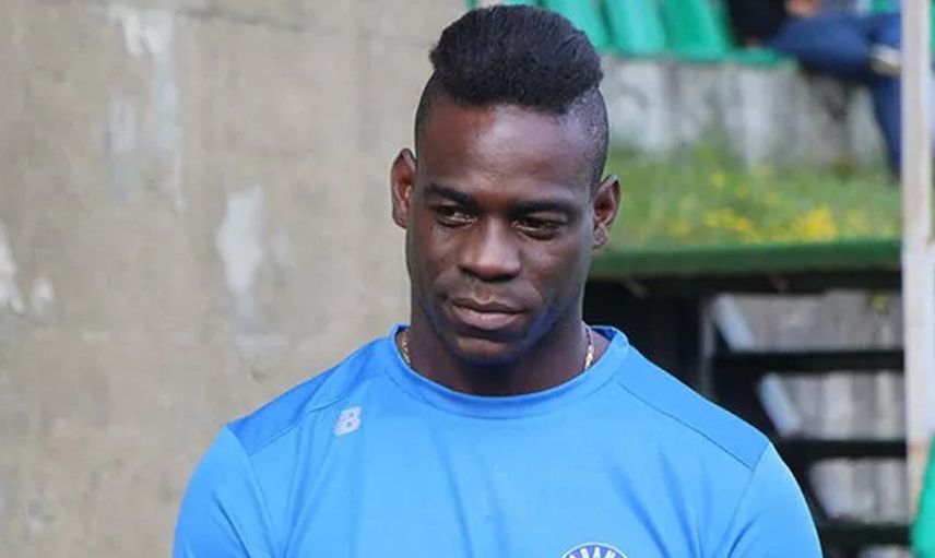 Adana Demirsporlu Mario Balotelli, Menemenspor'da Forma Giyen Kardeşiyle İddiaya Girdi!