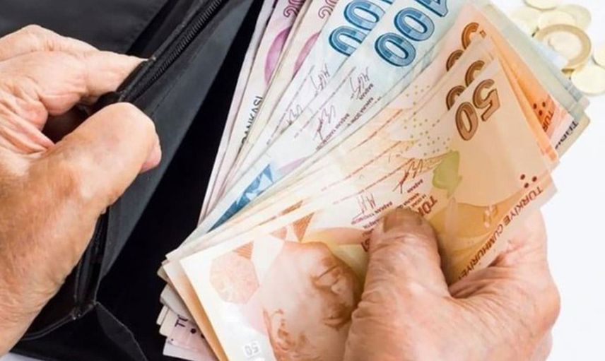 2022 Yılında Emeklileri Neler Bekliyor? Maaş, 3 Maaş Avans, ikramiye ve İntibak Zammı İşte Detaylar