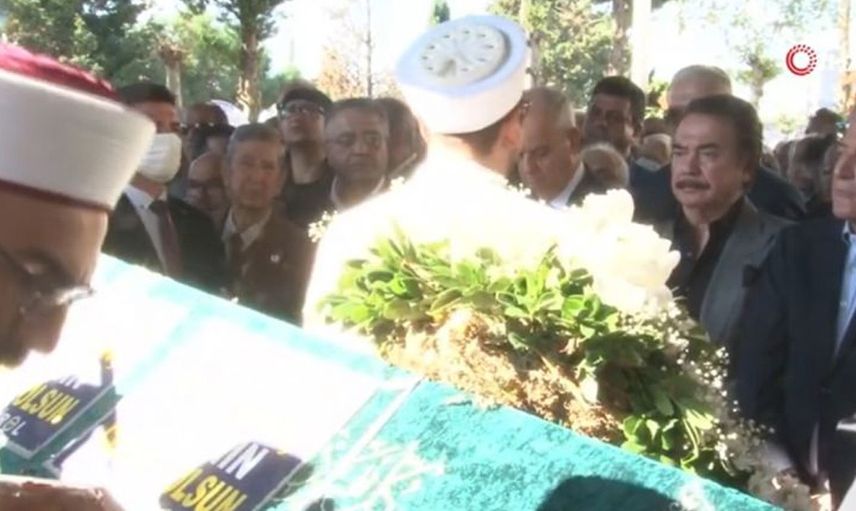 Halit Kıvanç'ın cenaze töreni yapıldı! Cenazedeki saygısızlık herkesi kızdırdı
