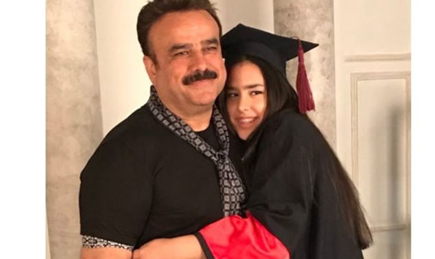 Çocuklarının Mezuniyetiyle Sevinen Ünüler