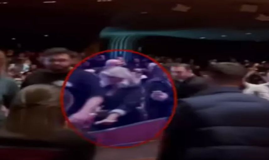 Cem Yılmaz seyirciye sinirlenip sahneyi terk etti! Ünlü komedyenden ilk açıklama geldi