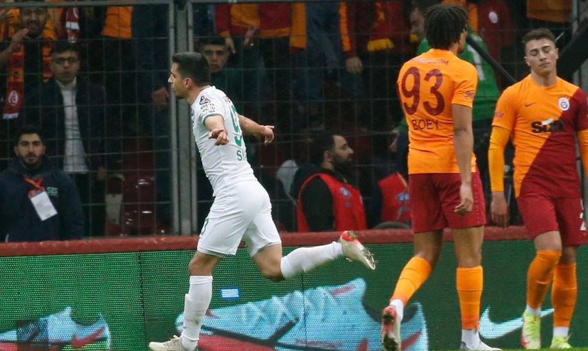 Ahmet Çakar Galatasaraylı Futbolcuları Yerden Yere Vurdu!