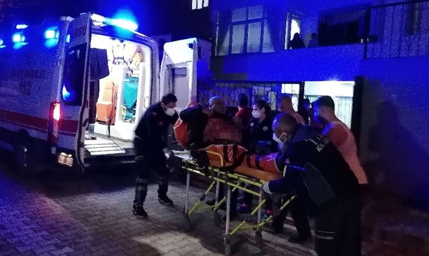 Bolu’da Kıskançlık Krizine Giren Kadın Sevgilisini Bıçakladı