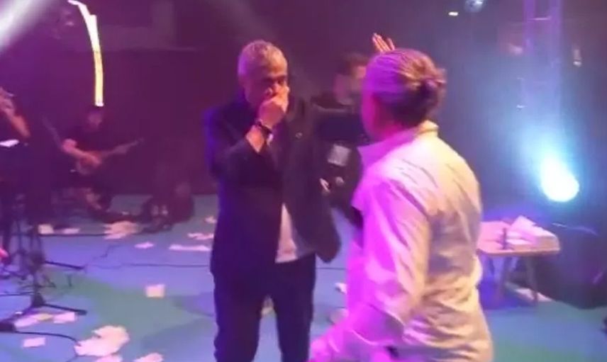 Cengiz Kurtoğlu'nun konserinde korku dolu anlar! Yangın çıktı Bakan Nebati alandan uzaklaştırıldı