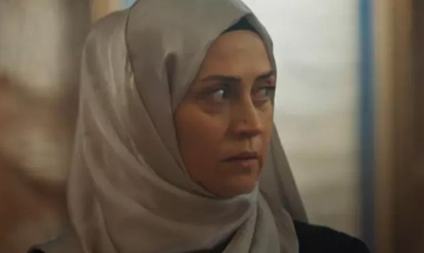 Kızıl Goncalar'ın Hasna'sı gerçek hayattaki haliyle büyüledi! Selen Öztürk kimdir?