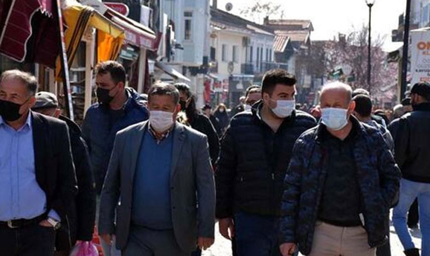 Edirne'de Yeni Karar: Çay Ocaklarının Faaliyeti Durduruldu, 2 Caddeye Girişler Kapatıldı