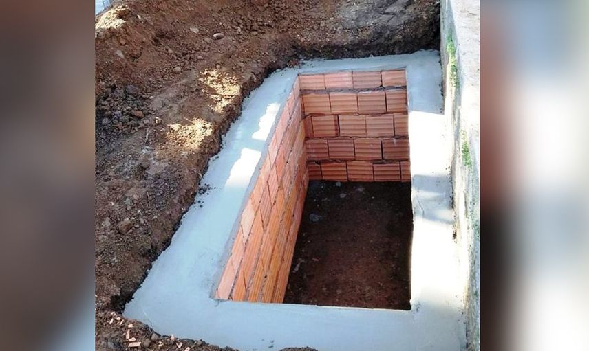 Büyükbabasının mezarında fotoğraf çekilen torun mahkemelik oldu