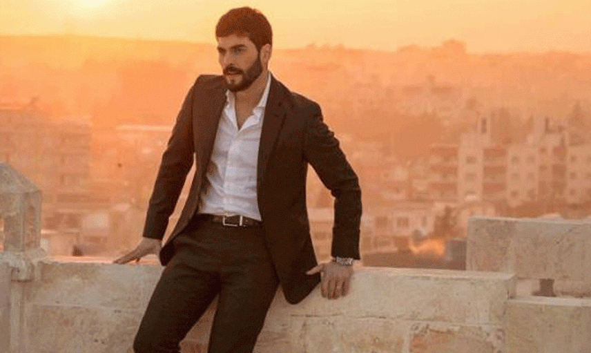 Akın Akınözü Kimdir?