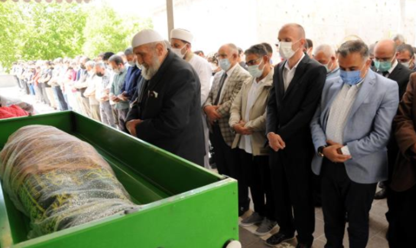 Öldürülen Arife Öğretmenin Cenazesinde Dikkat Çeken Detay!
