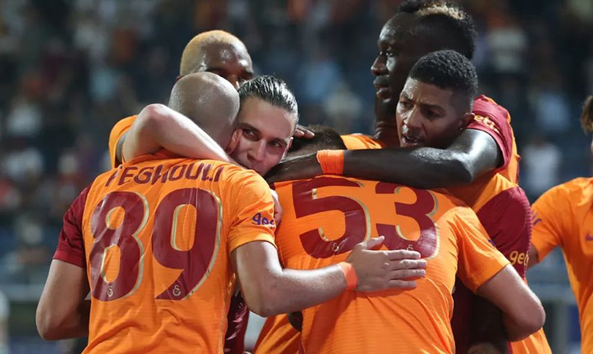 Galatasaray'da Patrick Van Aanholt İle İlgili Kritik Karar!